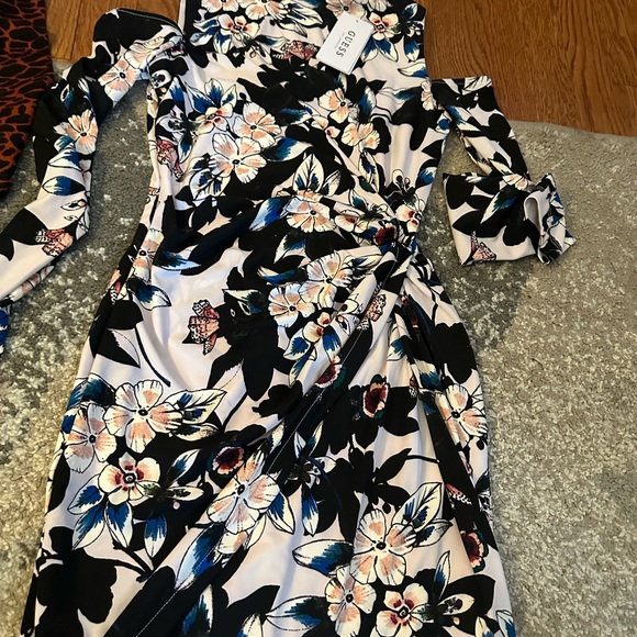 Lot 4 new dresses - bulk clothing for keeping or reselling - Picture 8 of 12